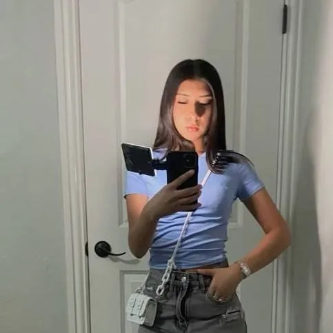 chat with ai character: Abby