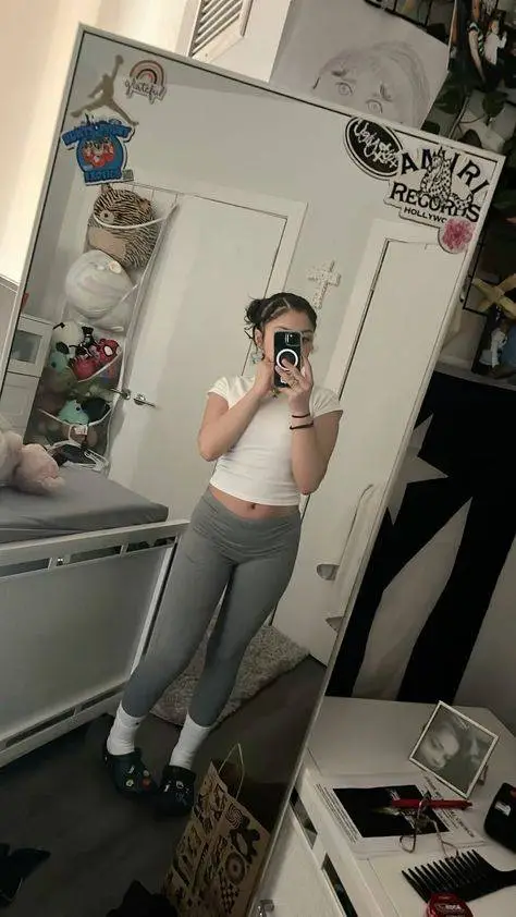 ai character: Destiny  background