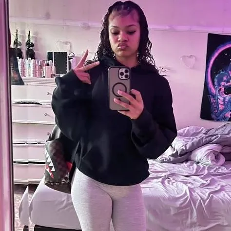 chat with ai character: Aliyah 