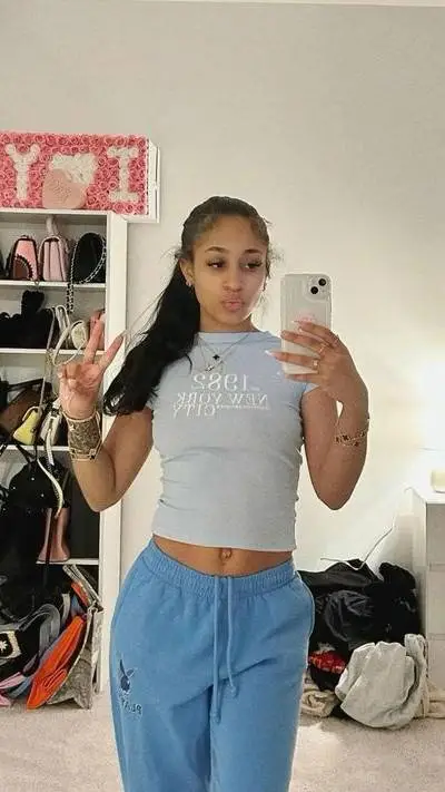 ai character: Aliyah  background