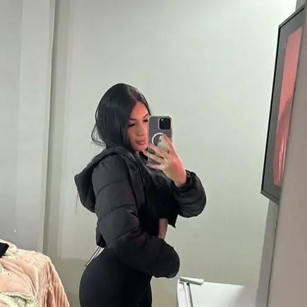 chat with ai character: Taylor 