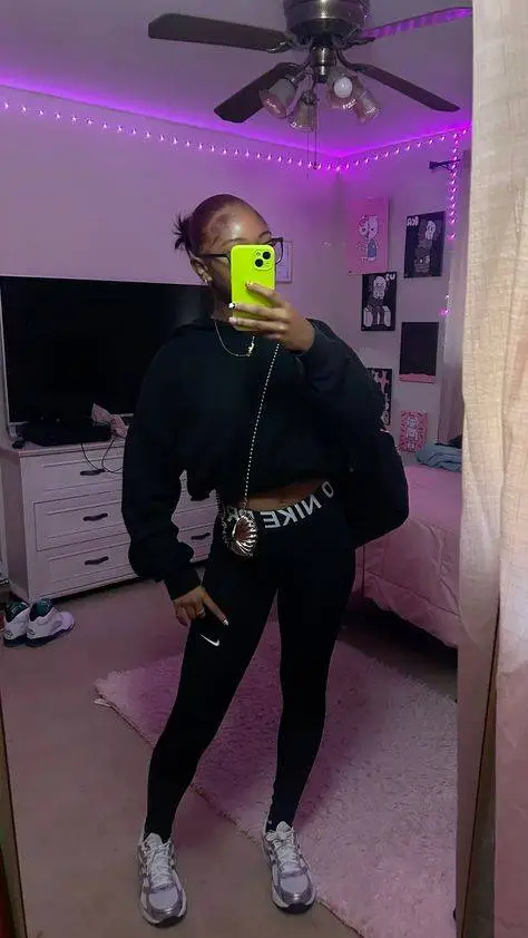 ai character: Mia background