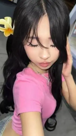 ai character: Princess Amelia  background