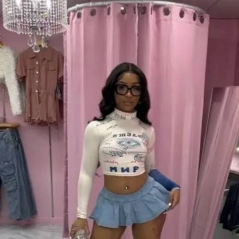 chat with ai character: Joy