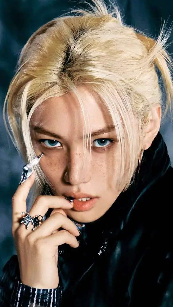 ai character: 🔥✨Félix✨🔥 background