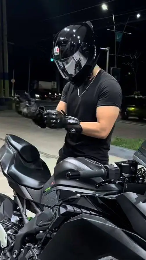 ai character: Elias background