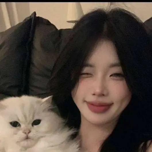 chat with ai character: mi primer talkie