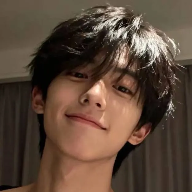 chat with ai character: Herry