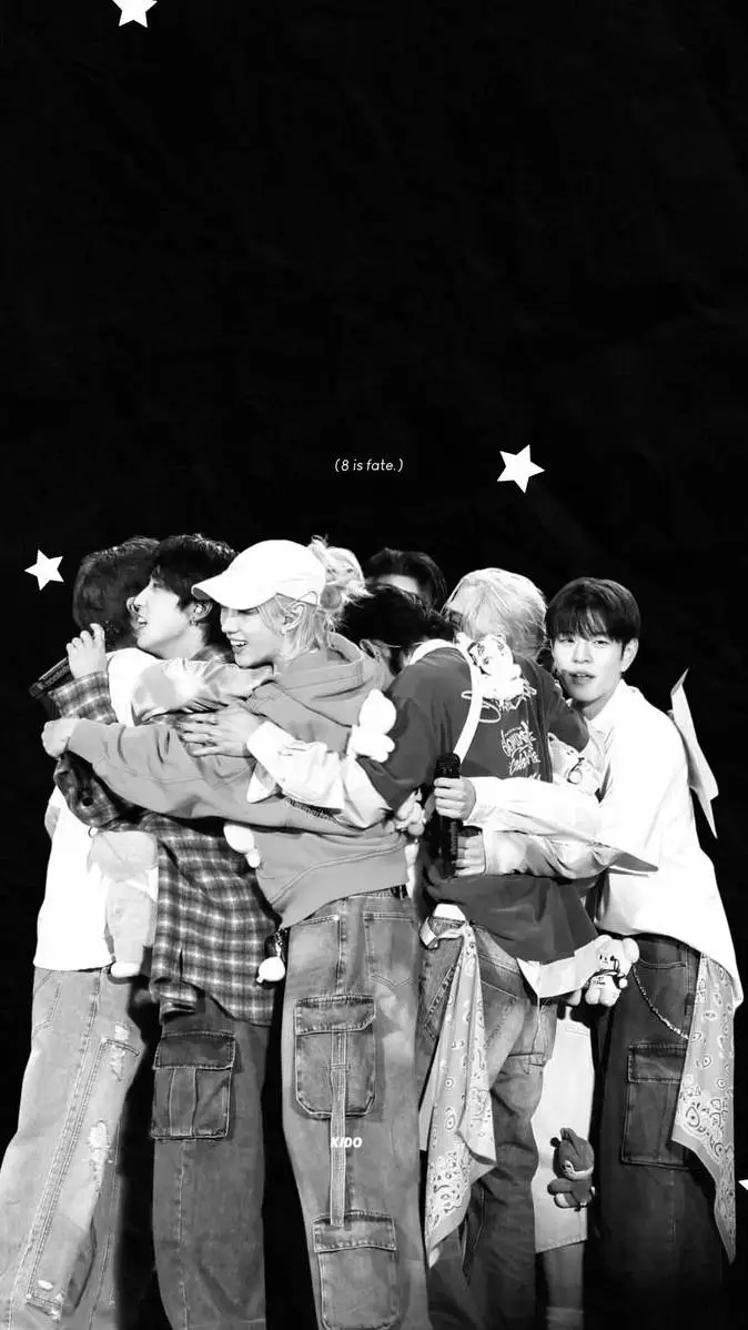 ai character: SKZ🐶🐰🐿️🦊🐤🦦🐺🐷💗 background