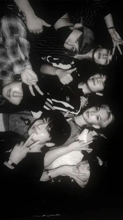 ai character: SKZ 🐺🩶🖤 background