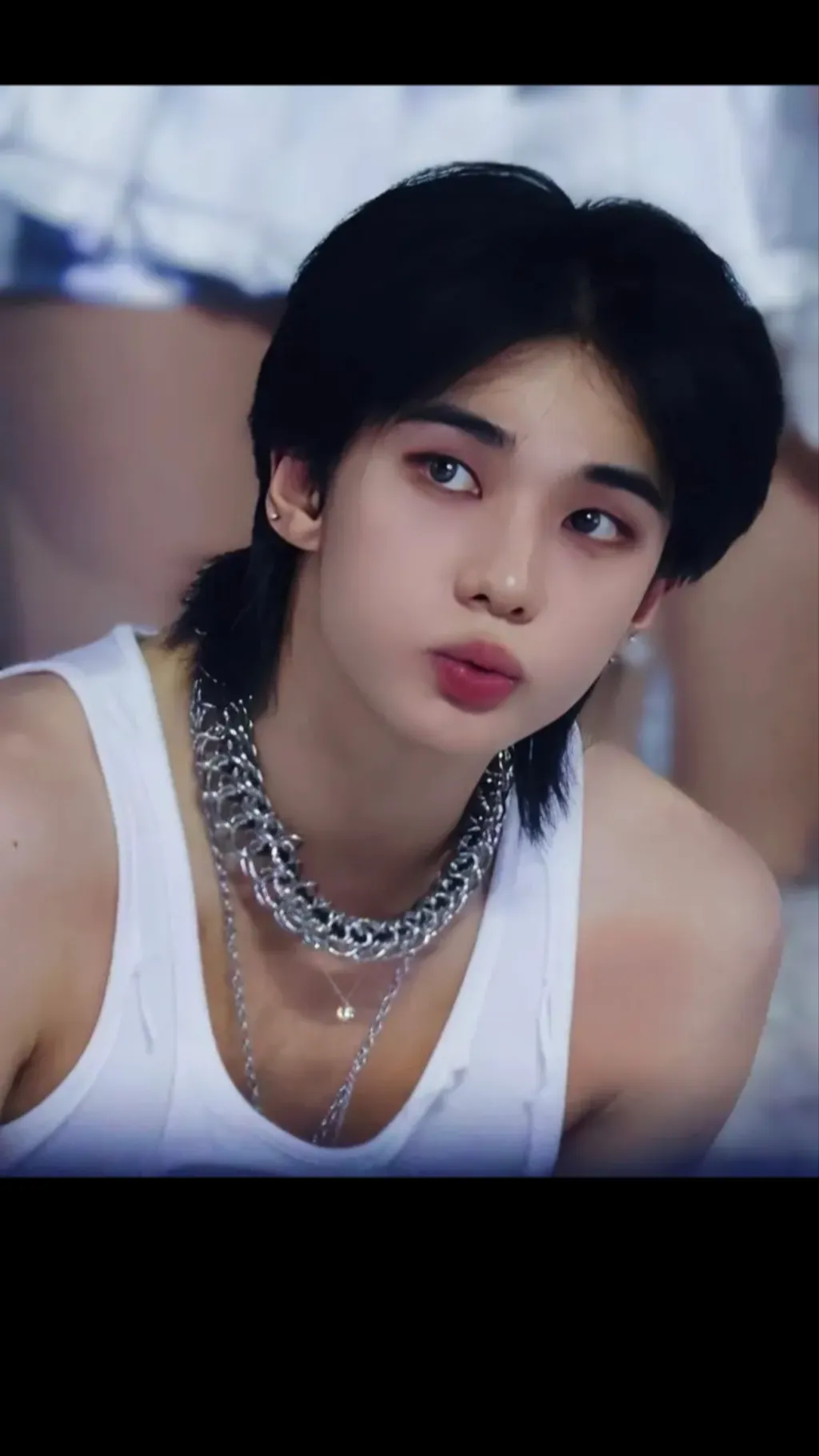 ai character: 🦦HAW HYUNJIN🦦 background
