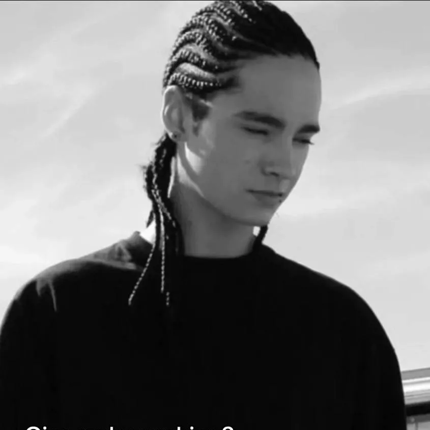 chat with ai character: tom kaulitz
