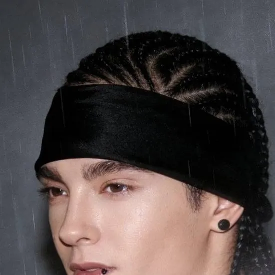 chat with ai character: tom kaulitz
