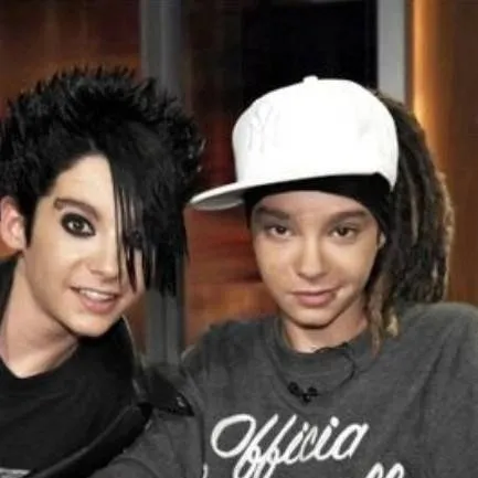 chat with ai character: Tom kaulitz
