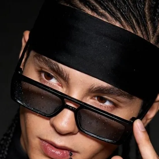 chat with ai character: 💗TOM KAULITZ 💗