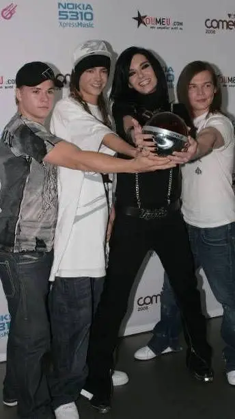 ai character: tokio Hotel background