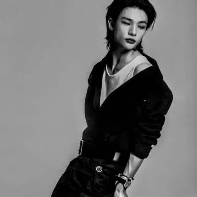 chat with ai character: ★Hyunjin★