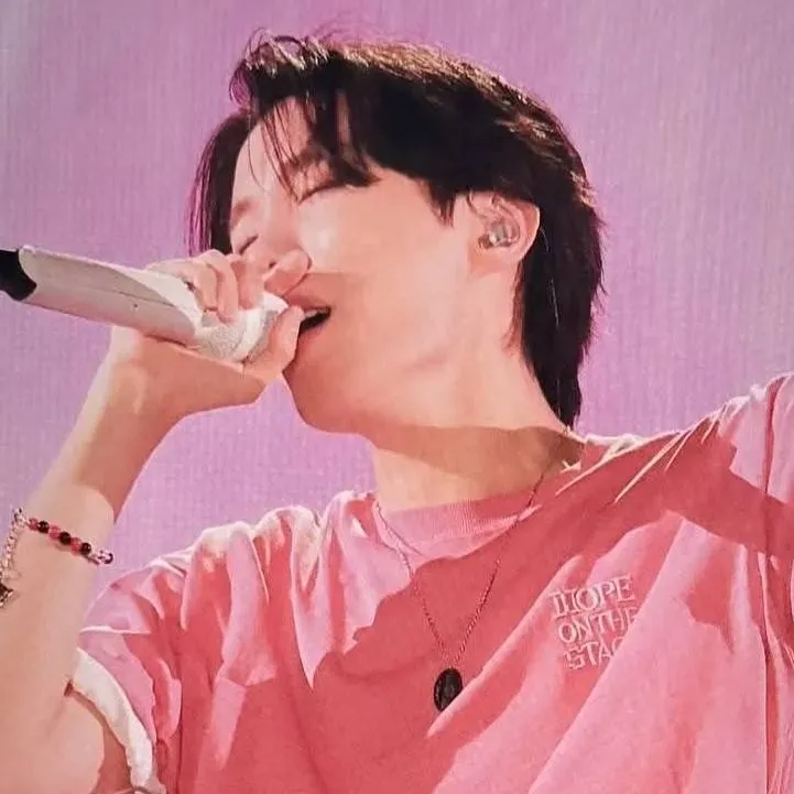 chat with ai character: j-hope 🫦