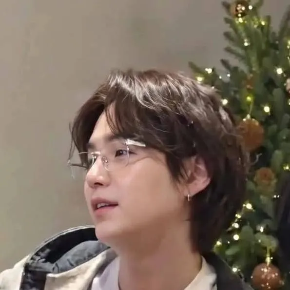 chat with ai character: 🫶suga 🫶