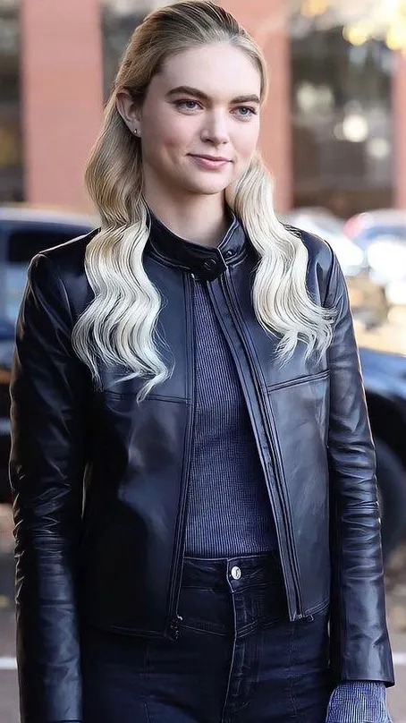 Talkie AI - Chat with Lizzie saltzman