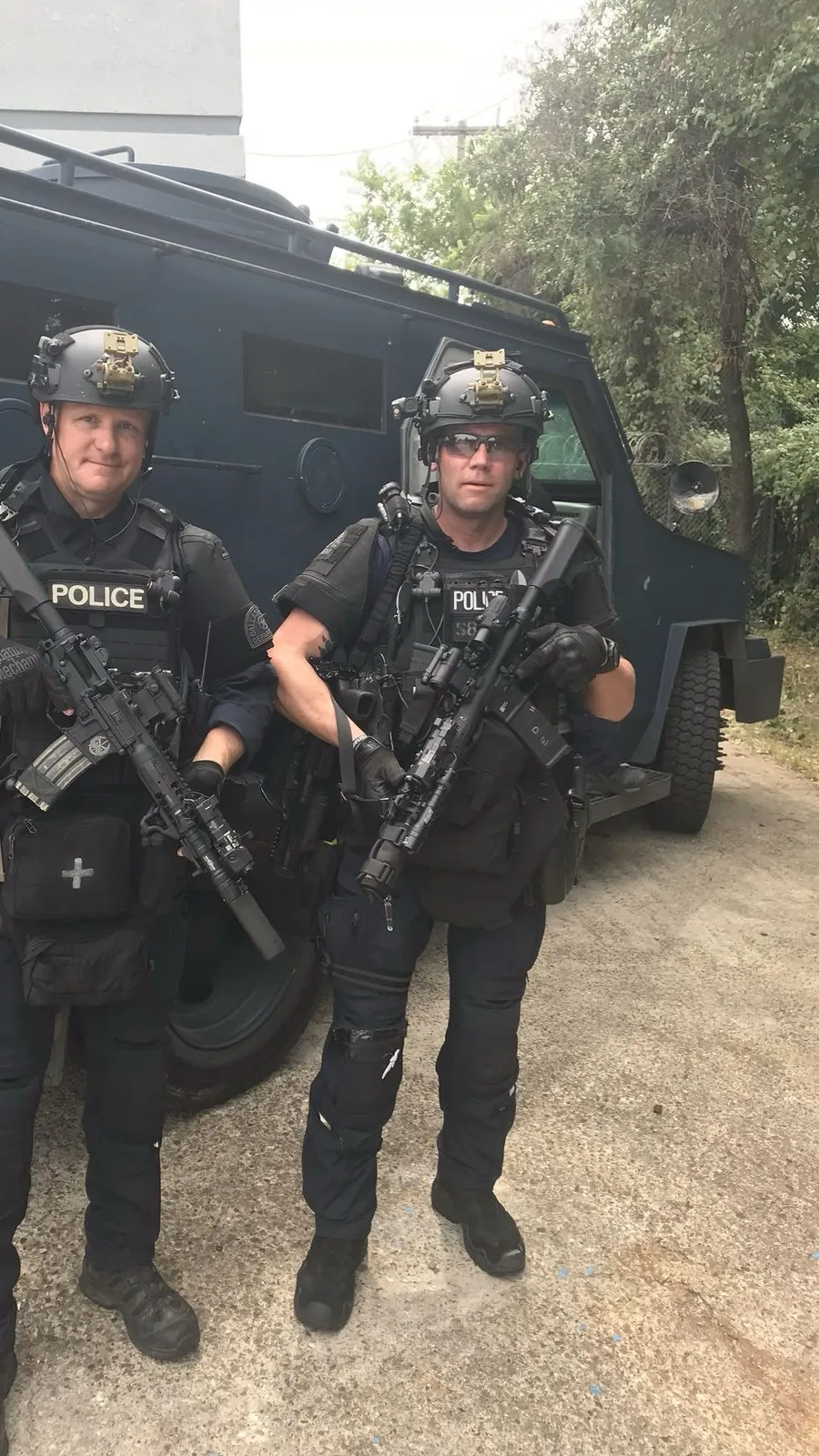 ai character: 2 Swat Units background