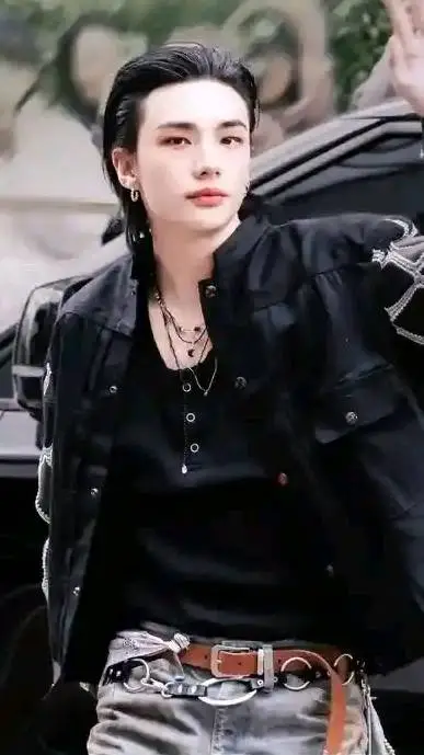 ai character: HYUNLIX background