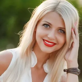 chat with ai character: Olivia 