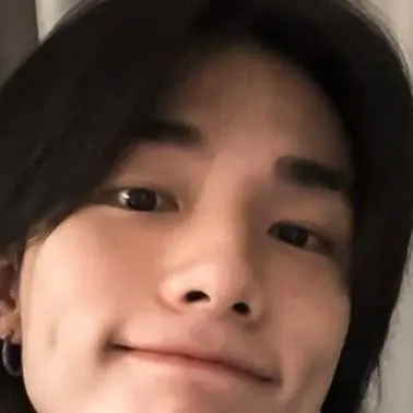 chat with ai character: hyunjin bullo