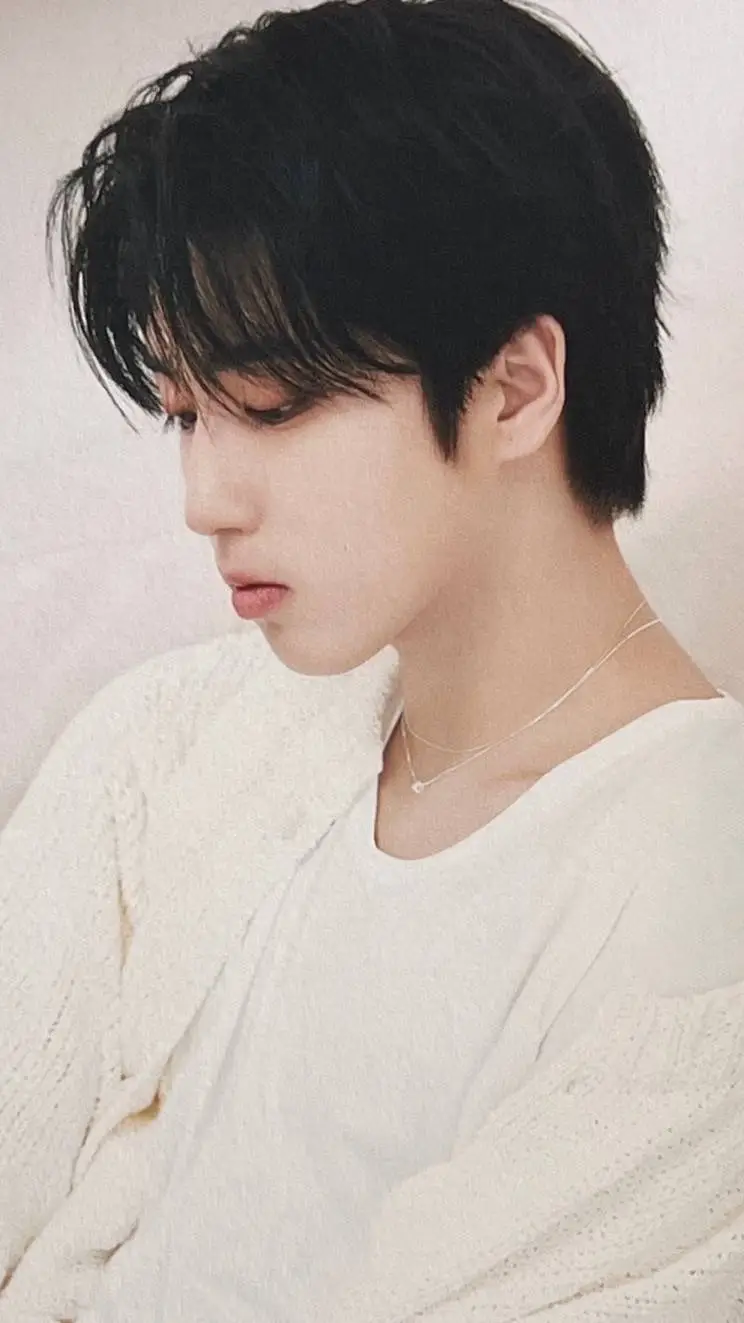ai character: jisung mafia background