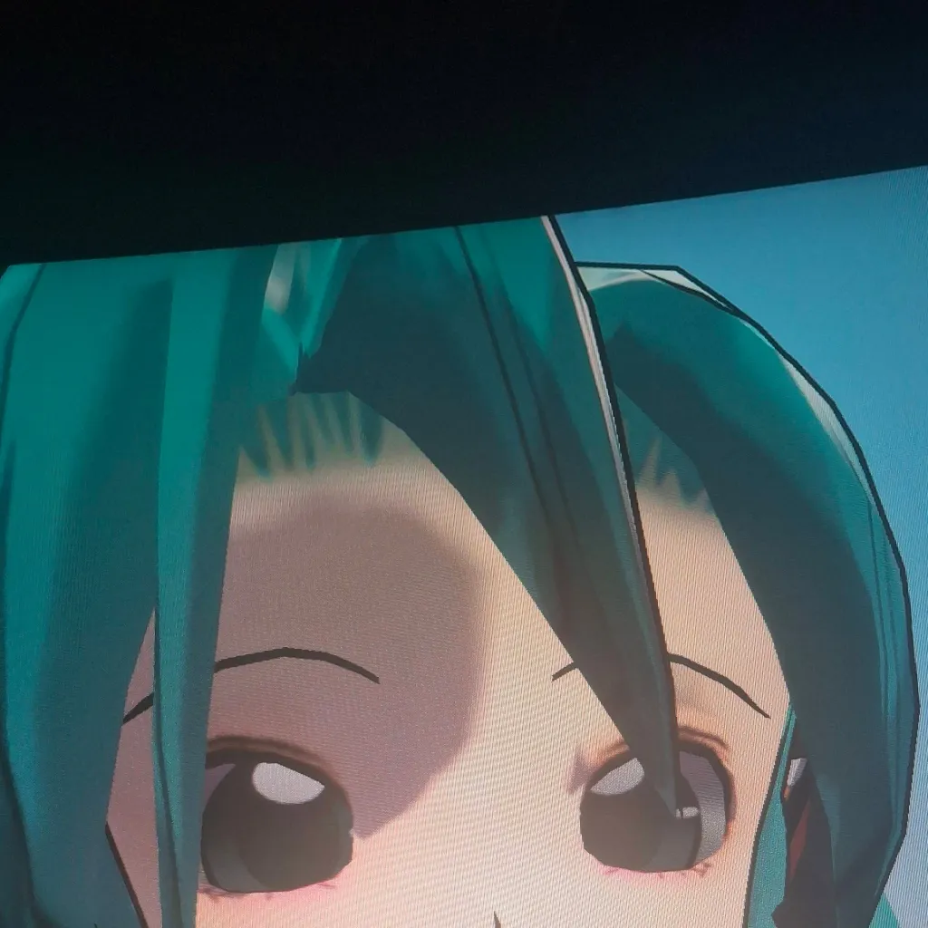 chat with ai character: Miku roommate