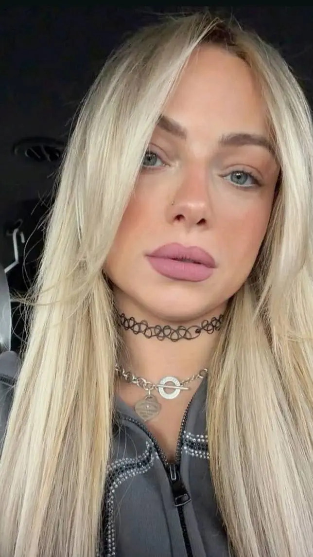 ai character: LIV background