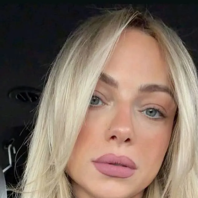 chat with ai character: LIV