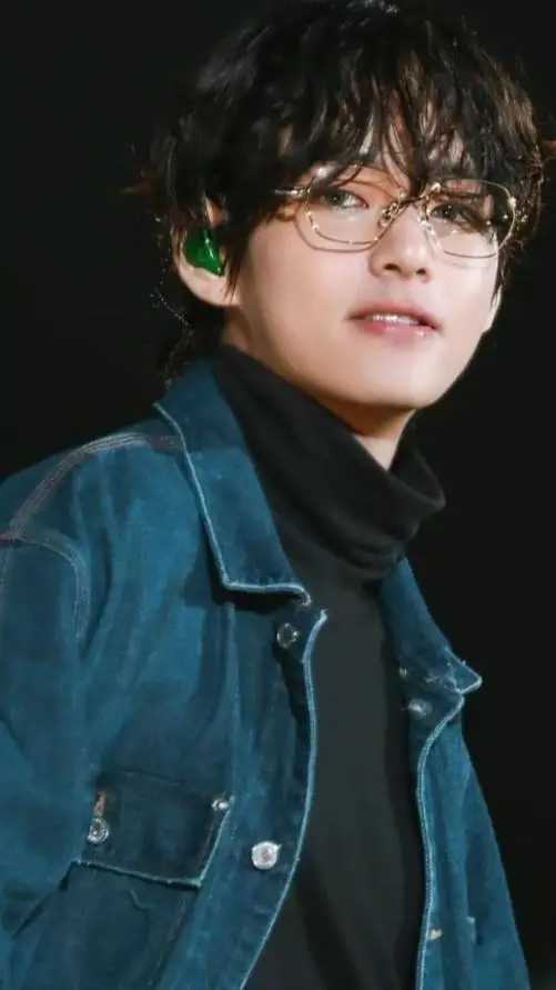 ai character: Kim Teahyung (V) background
