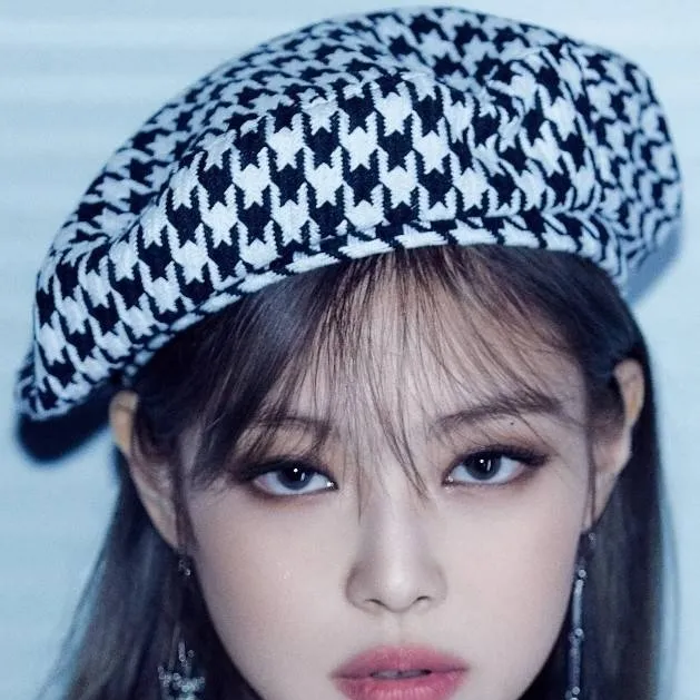 chat with ai character: Kim Jennie 