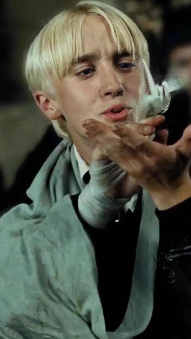 ai character: Draco Malfoy background