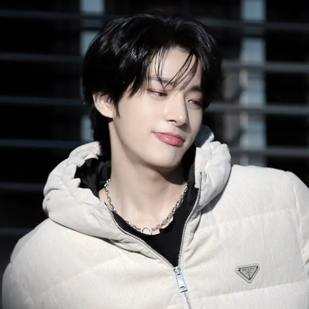 chat with ai character: Jake (ENHYPEN) 