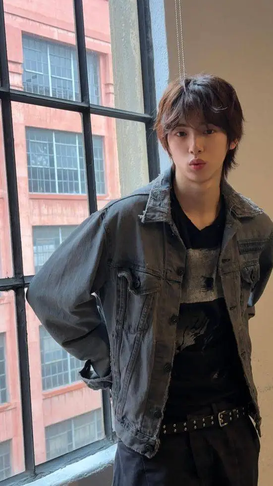 ai character: Kim Juhoon background