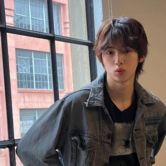 chat with ai character: Kim Juhoon