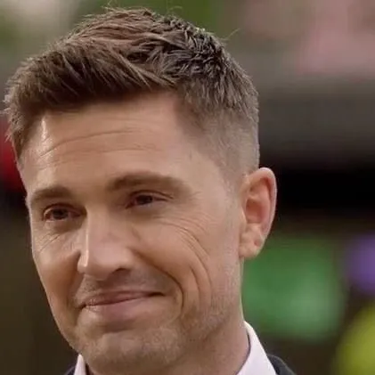 chat with ai character: Tim Bradford 💕