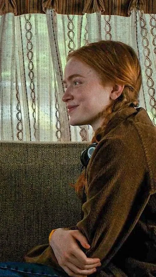 ai character: Max Mayfield background