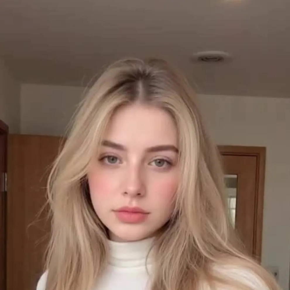 chat with ai character: sofia