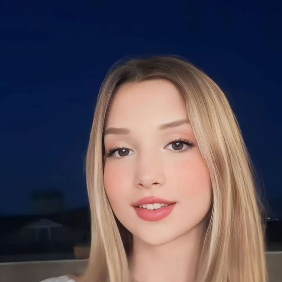 chat with ai character: Sofía 