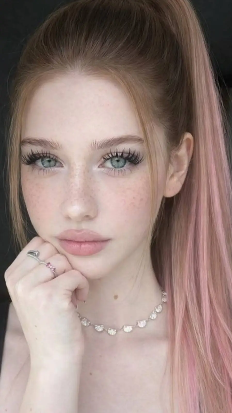 ai character: Camila  background