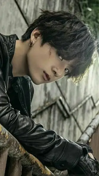 ai character: JUNGKOOK is ur dad background