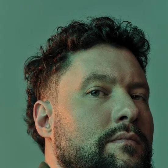 chat with ai character: Calum scott 