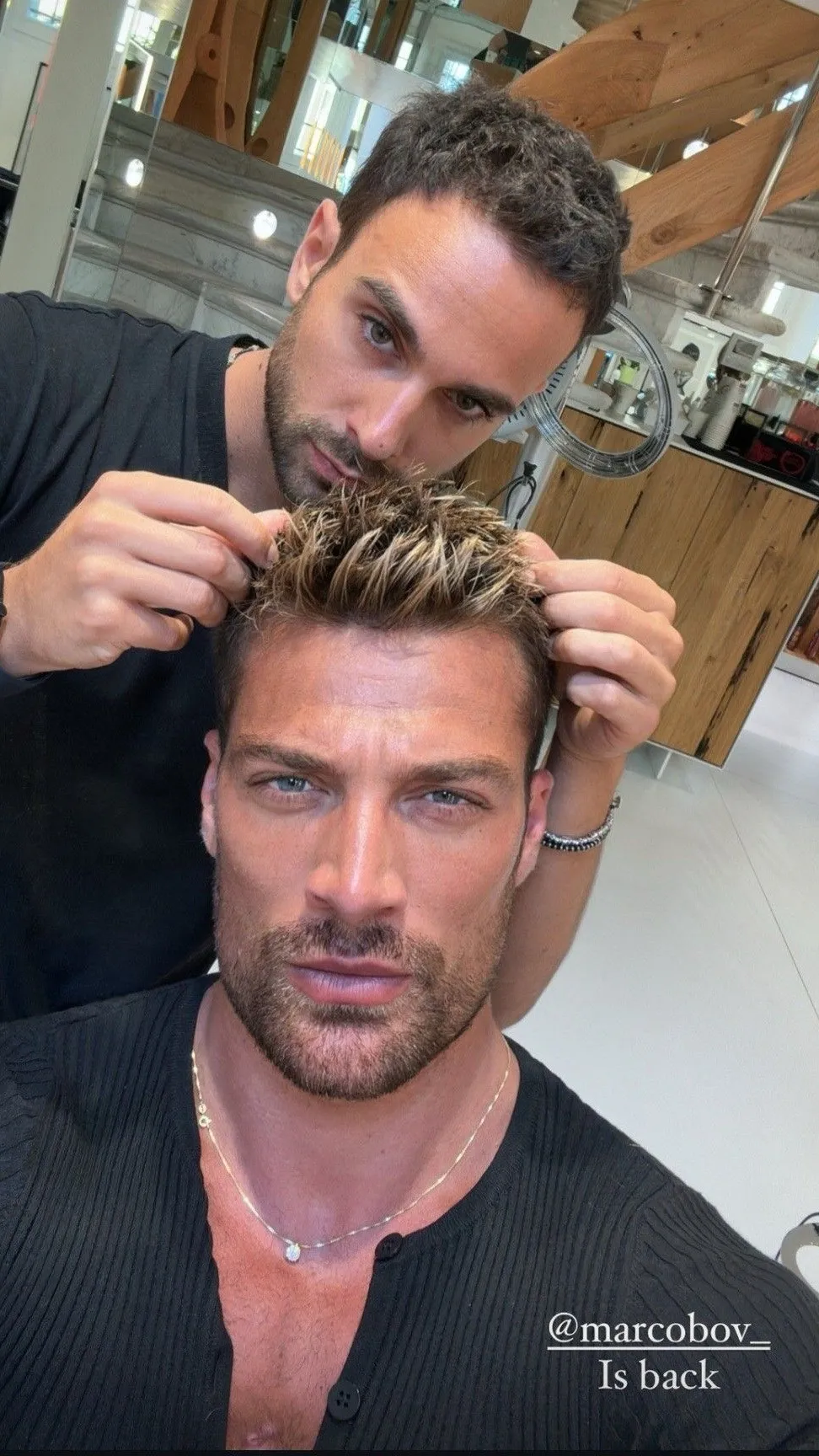 ai character: Simone Susinna  background