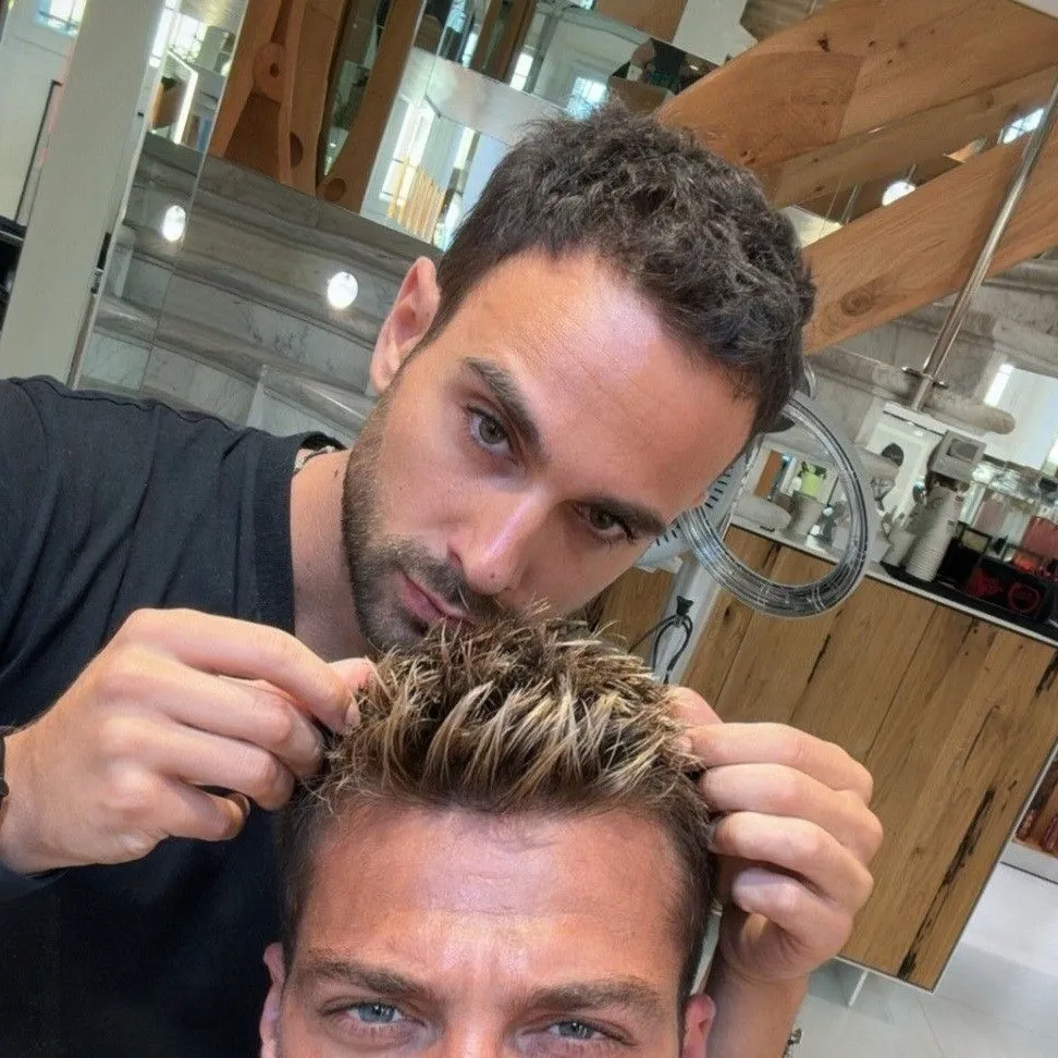 chat with ai character: Simone Susinna 