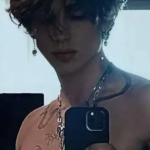 chat with ai character: Brenden 