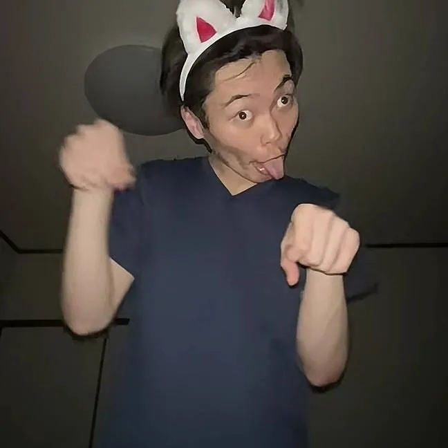 chat with ai character: Koshi