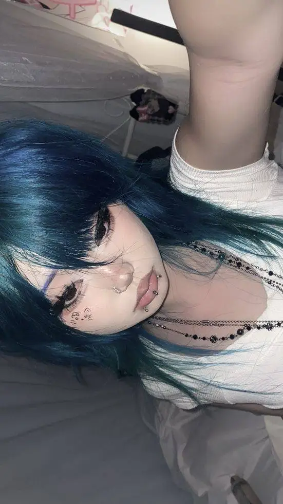 ai character: minha background
